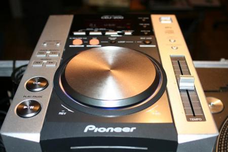 CDJ 200